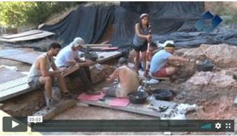 Estudiants internacionals participen en excavacions a la Cova Gran de Santa Linya